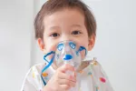 Enterovirus D68 Niño siendo tratado por enterovirus D68