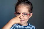 Niña con estrabismo