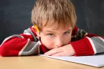 Fracaso escolar Niño abatido por su fracaso escolar