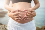 Método ROPA o doble maternidad Mujer embarazada por la técnica del método ropa