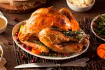 Pavo, proteínas de calidad Pavo asado sobre la mesa, listo para comer
