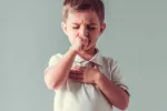 Tratar la tos infantil Cómo tratar la tos infantil