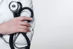 ¿De qué mueren los médicos en España? Médico