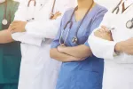 España incorpora 50.000 sanitarios más para contener el COVID-19 España incorpora más sanitarios para contener el COVID-19