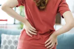 Mujer con dolor lumbar