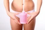 Riesgos de las duchas vaginales para la salud íntima Riesgos de las duchas vaginales