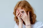 Fobia social: cómo evitar el miedo a ser juzgado Fobia social