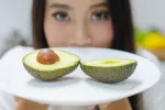 Un aguacate al día aumenta la microbiota y mejora la salud intestinal Aguacate, bueno para la salud intestinal