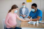 Administración de vacuna COVID-19 en embarazada
