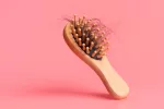 Cómo evitar la caída del cabello Por qué se nos cae el pelo y cómo frenar su pérdida