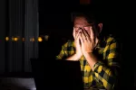 Trabajar 55 horas semanales ligado a muertes por ictus y cardiopatías Trabajar más de 55 horas semanales mata