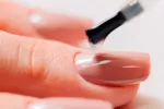 El abuso de esmaltes permanentes puede dañar irreparablemente las uñas Esmaltes permanentes dañar las uñas
