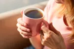 Tomar más de 6 cafés al día aumenta un 53% el riesgo de demencia Abusar del café promueve la demencia