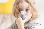 Niños con asma sin controlar tienen más riesgo de ingresar por COVID Niños con asma e ingresos por COVID
