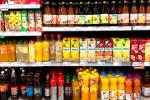 Lineal de supermercado con bebidas ultraprocesadas