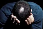 Persona con alopecia areata y síntomas de ansiedad