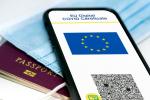 Teléfono muestra el Certificado Covid digital de la UE