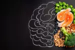 Vinculan una dieta equilibrada a mejor salud mental y función cognitiva Dibjo de medio cerebro y foto con alimentos saludables en la otra mitad