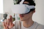 Paciente usa gafas de realidad virtual