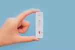 Primer test de autodiagnóstico de la hepatitis C avalado por la OMS Kit de pruebas de anticuerpos frente al virus de la hepatitis C de mano
