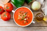 Receta de gazpacho: claves para prepararlo perfecto Gazpacho con todos sus ingredientes