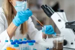 El trauma por la DANA en niños puede triplicar su riesgo de trastorno mental Científica investigando con heces para realizar trasplantes fecales