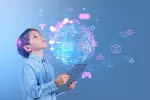 Oxford advierte de cómo afecta la IA a la salud mental de los jóvenes Niño sosteniendo una tablet que representa la IA