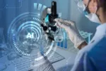 Diseñan con IA una molécula prometedora para combatir alzhéimer y cáncer Científico usando la IA en el laboratorio para desarrollar moléculas inteligentes