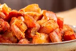 Torreznos de Soria, ¿saludables? Cuenco de torreznos fritos de Soria