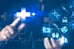 IA ayuda a predecir enfermedades Manos de médico con hologramas sanitarios