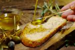 Aceite de oliva crudo con pan