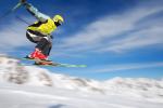 Los expertos recomiendan usar casco para esquiar