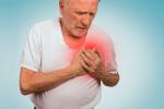 Persona con dolor en el pecho como factor de riesgo cardíaco