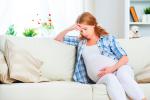 Mujer embarazada sufriendo estrés