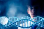 Investigador analizando cadenas genéticas