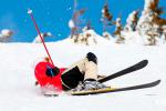 Un esquiador sufre una caída