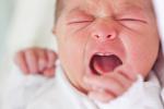 Bebé llorando por el cólico del lactante