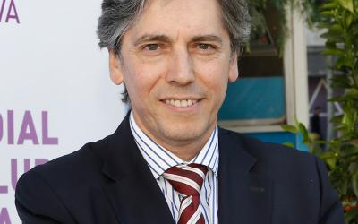 Dr. Enrique Domínguez, experto en aparato digestivo