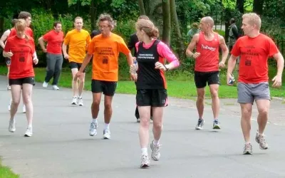 Retro running, ¿es seguro correr hacia atrás? Retro running, ¿es seguro correr hacia atrás?