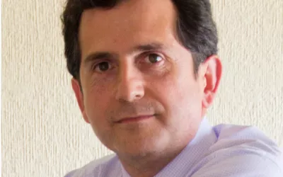 Entrevista: Ángel Peralbo, psicólogo y autor del libro "De niñas a malotas"