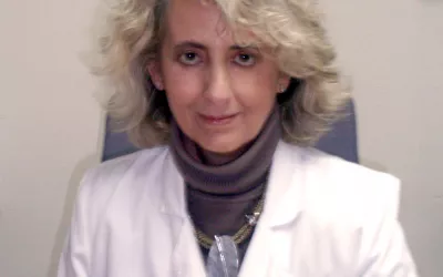 Dra. Cristina Álvarez Escolá Dra. Cristina Álvarez Escolá, experta en cáncer de tiroides