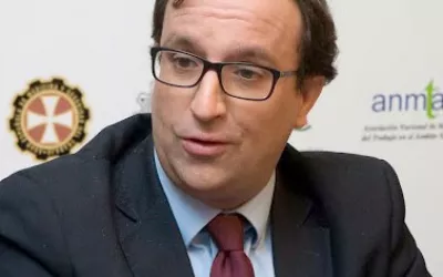 Dr. Bernardino Alcázar Dr. Bernardino Alcázar, experto en EPOC