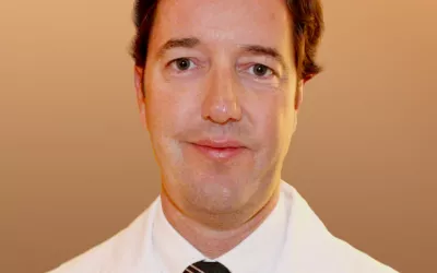 Entrevista: Dr. J. González Vidal, cirujano plástico ocular