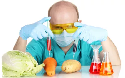 Químico mezclando alimentos