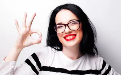 Mujer joven sonriendo