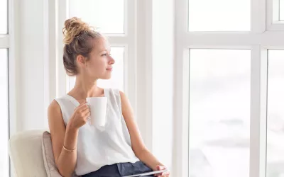 Mindfulness Mujer practicando Mindfulness