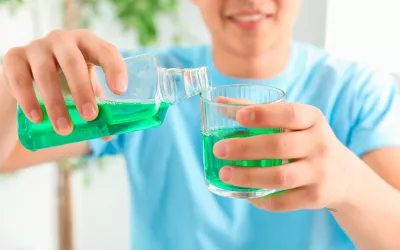 Colutorios Enjuagues bucales: guía de uso de los colutorios