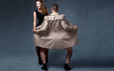 Exhibicionismo Exhibicionismo frente a un mujer