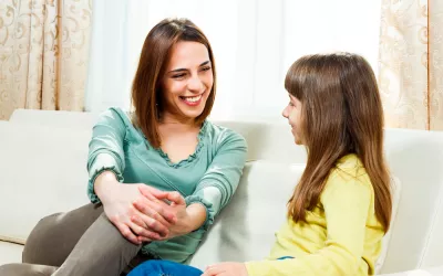 Hablar de sexo con los hijos Madre hablando de sexo con su hija