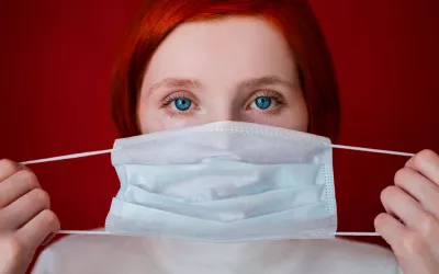 Sensibilidad química múltiple Mujer con problemas de sensibilidad química múltiple